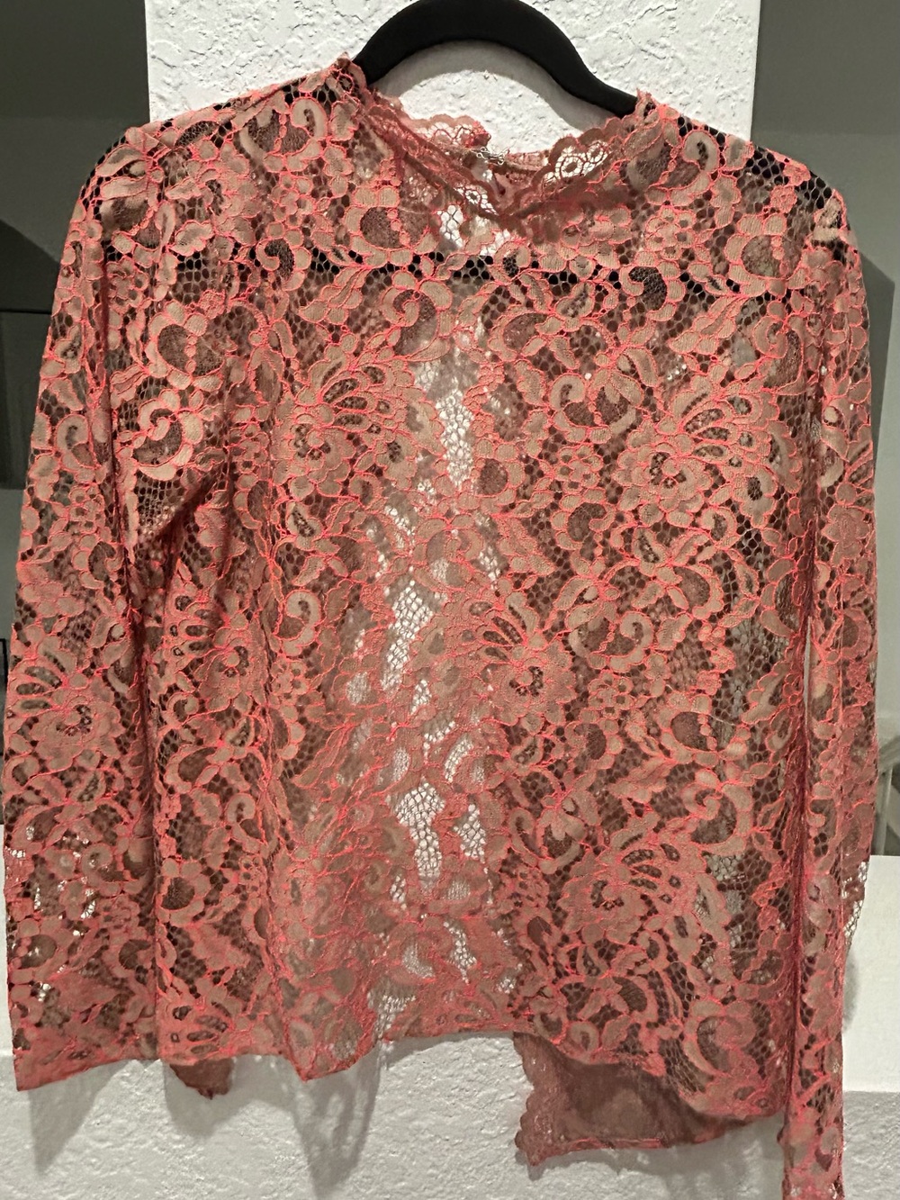 Alexis size L Women's Coral Lace Long-Sleeve Top